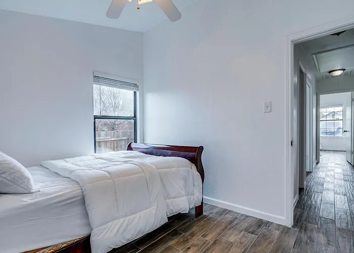 Pet-friendly With Fenced Yard! Hotel 3*