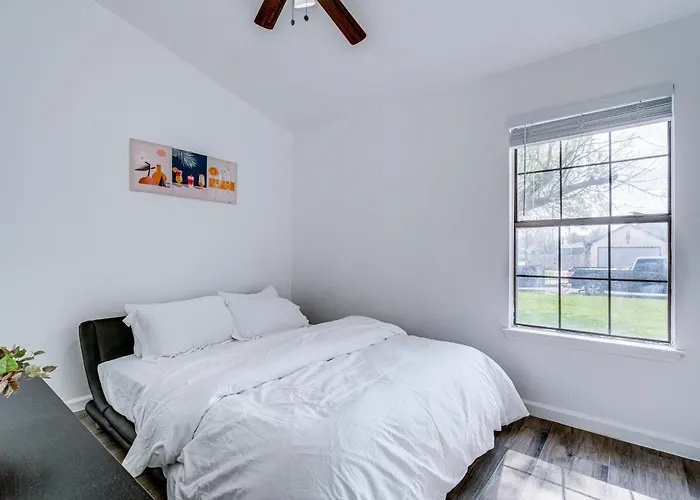 Hotel Pet-friendly With Fenced Yard! 3*