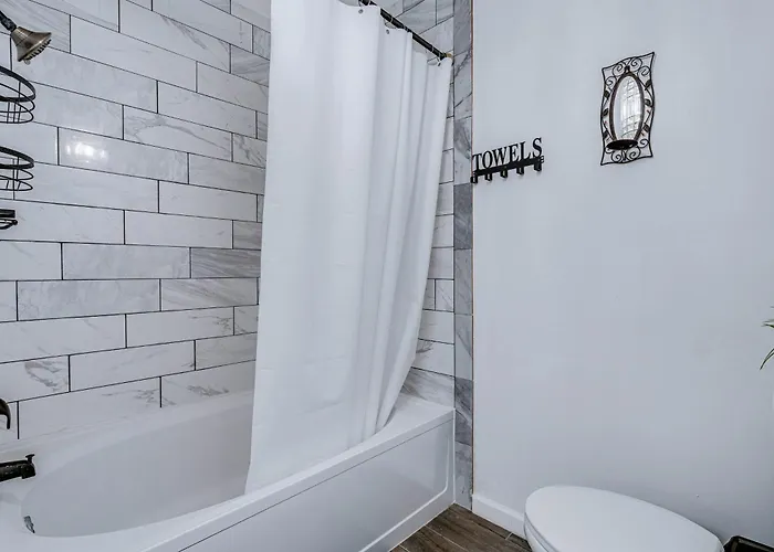 Hotel Pet-friendly With Fenced Yard! 3*